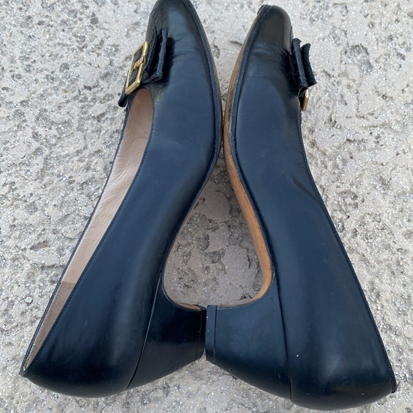 Salvatore Ferragamo bow pumps with snakeskin texture and brass hardware 5.5 B - Picture 9 of 14